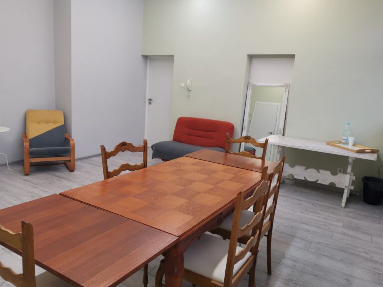 Lokal na godziny 27 m²